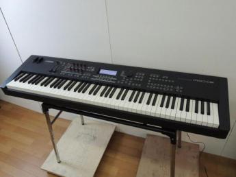YAMAHA ヤマハ シンセサイザー MOX8