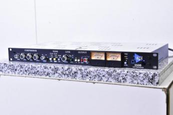 API 2500 コンプレッサー