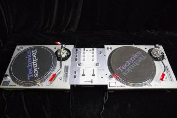 Technics SL-1200MK5 Pioneer DJM-250