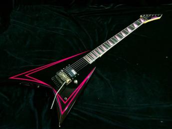 E-AL-166 PINK SAWTOOTH ALEXI LAIHO Model