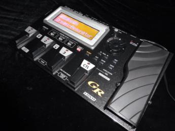 Roland AC-33