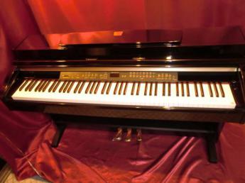 CLP-240PE 【電子ピアノ】
