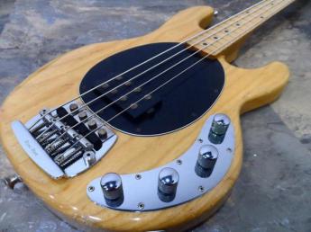 MUSIC MAN Stingray 3バンドアクティブEQ