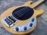 MUSIC MAN Stingray 3バンドアクティブEQ