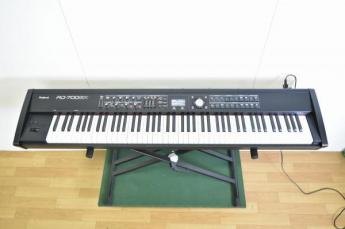Roland ローランド シンセサイザー RD-700GX